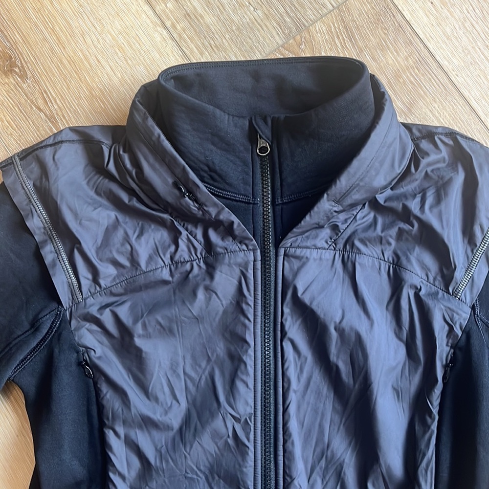 LULULEMON Snug Sprinter Jacket - Picture 6 of 16